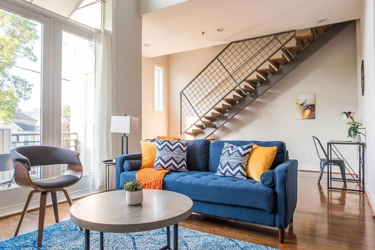 Frontdesk Nulu Apts Louisville
