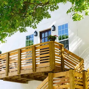  Holiday home Park Carriage House Rest & Explore With Hollyhock
