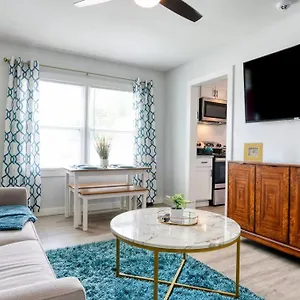  Apartment 2br 1ba Duplex House King Beds Great For Small Groups Close To Uptown Attractions United States